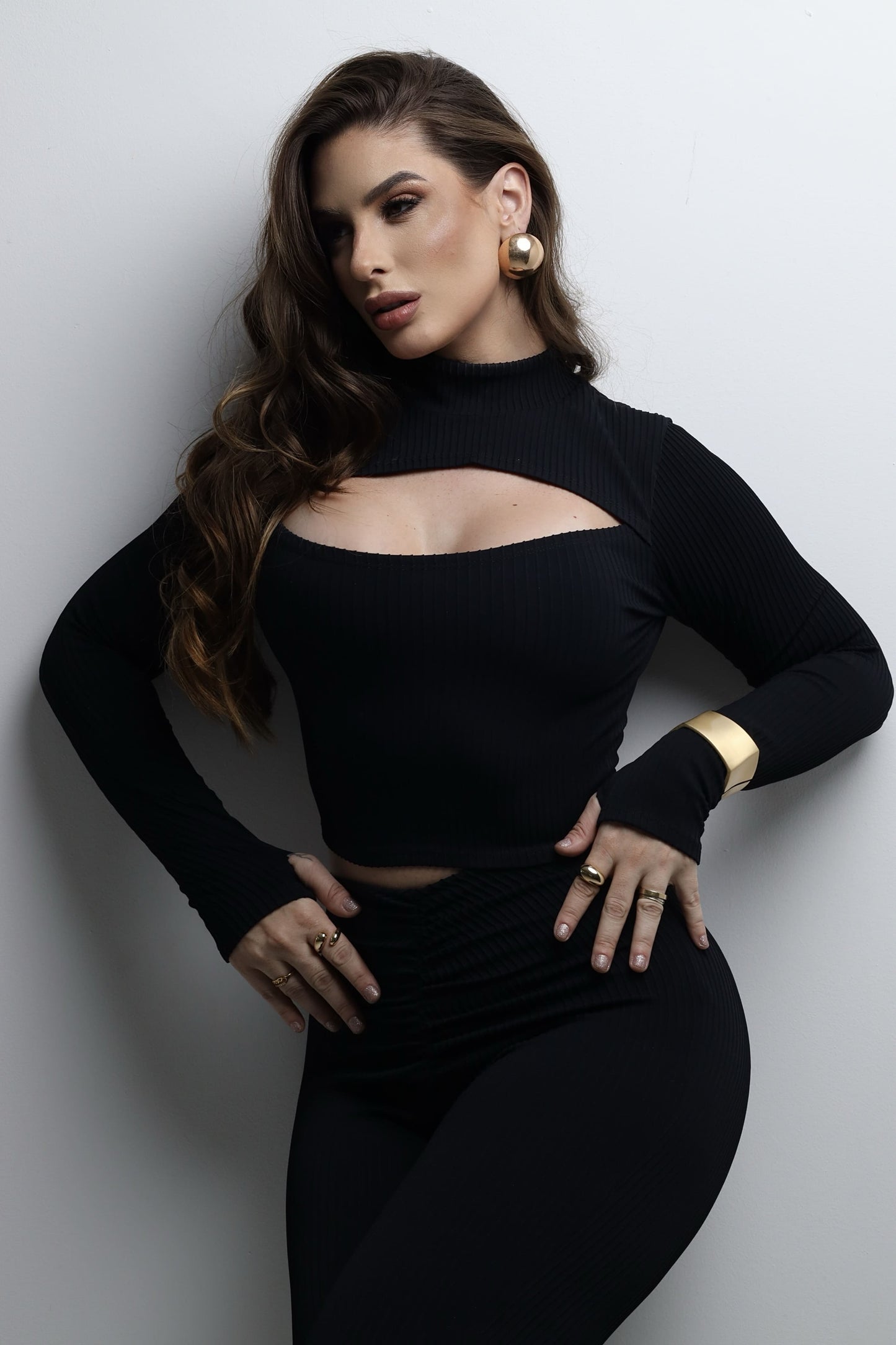 Conjunto Poliamida com Alta Compressão – Calça Flare e Cropped Preto