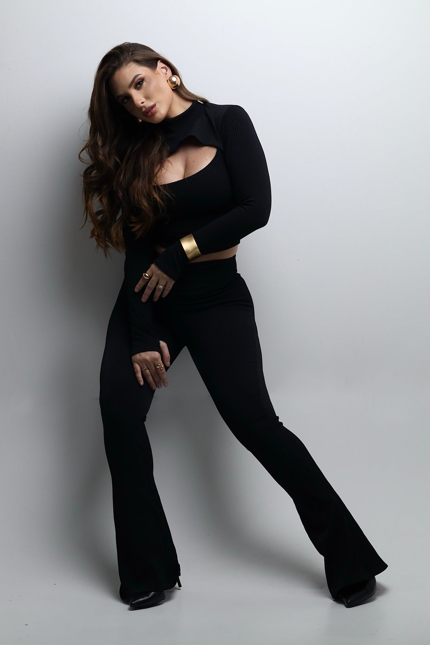 Conjunto Poliamida com Alta Compressão – Calça Flare e Cropped Preto