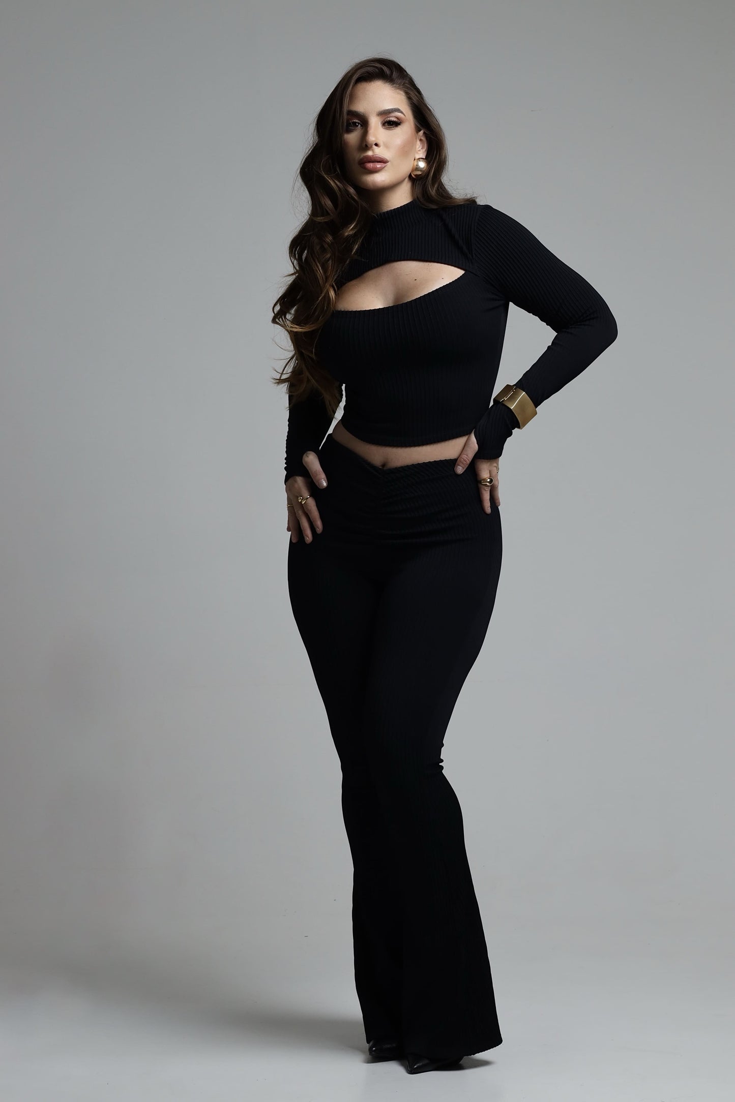 Conjunto Poliamida com Alta Compressão – Calça Flare e Cropped Preto
