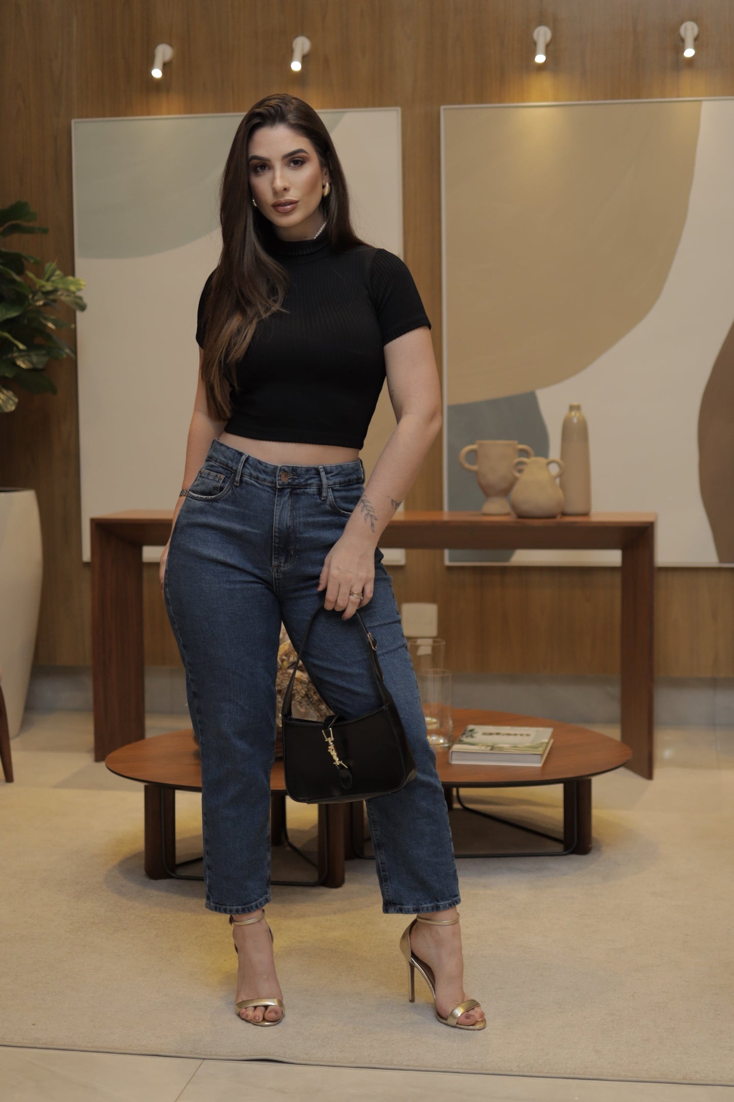 Cropped Gola Alta em Poliamida Preto