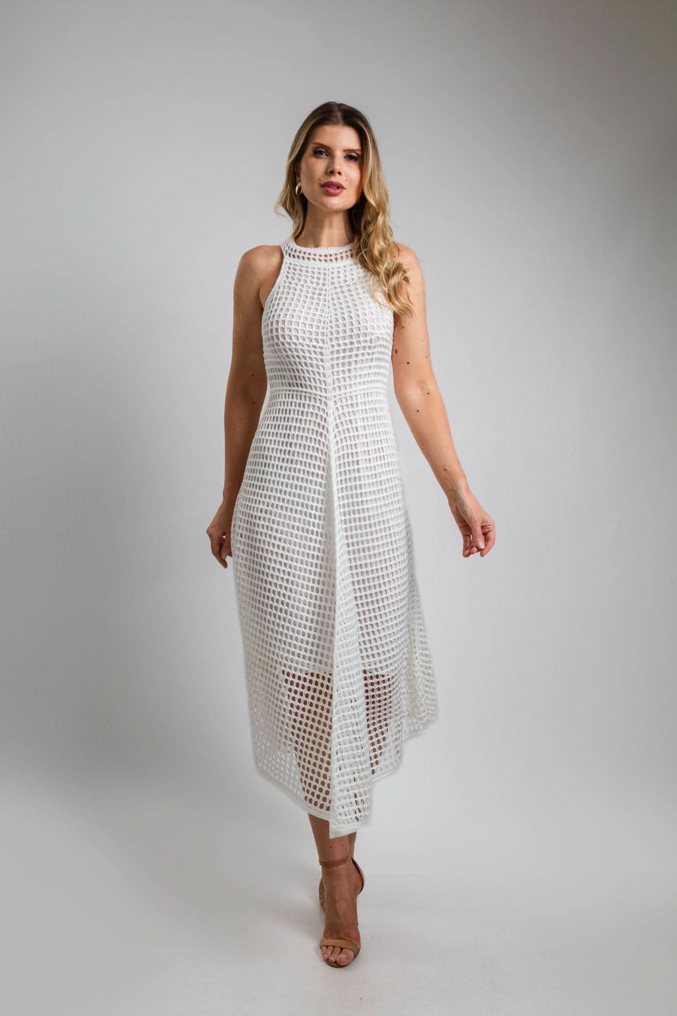 Robe longue blanche au crochet