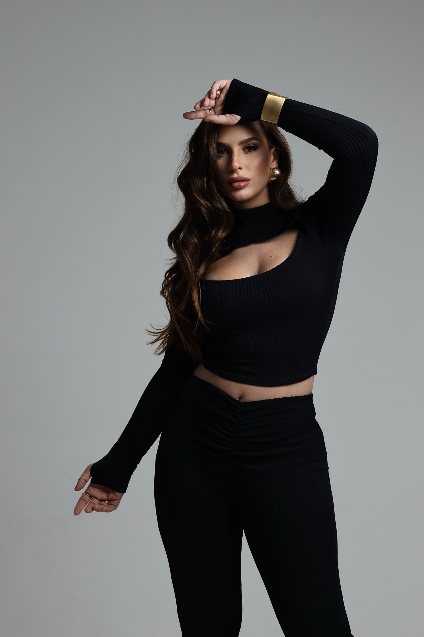 Conjunto Poliamida com Alta Compressão – Calça Flare e Cropped Preto
