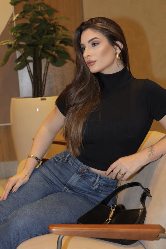 Cropped Gola Alta em Poliamida Preto
