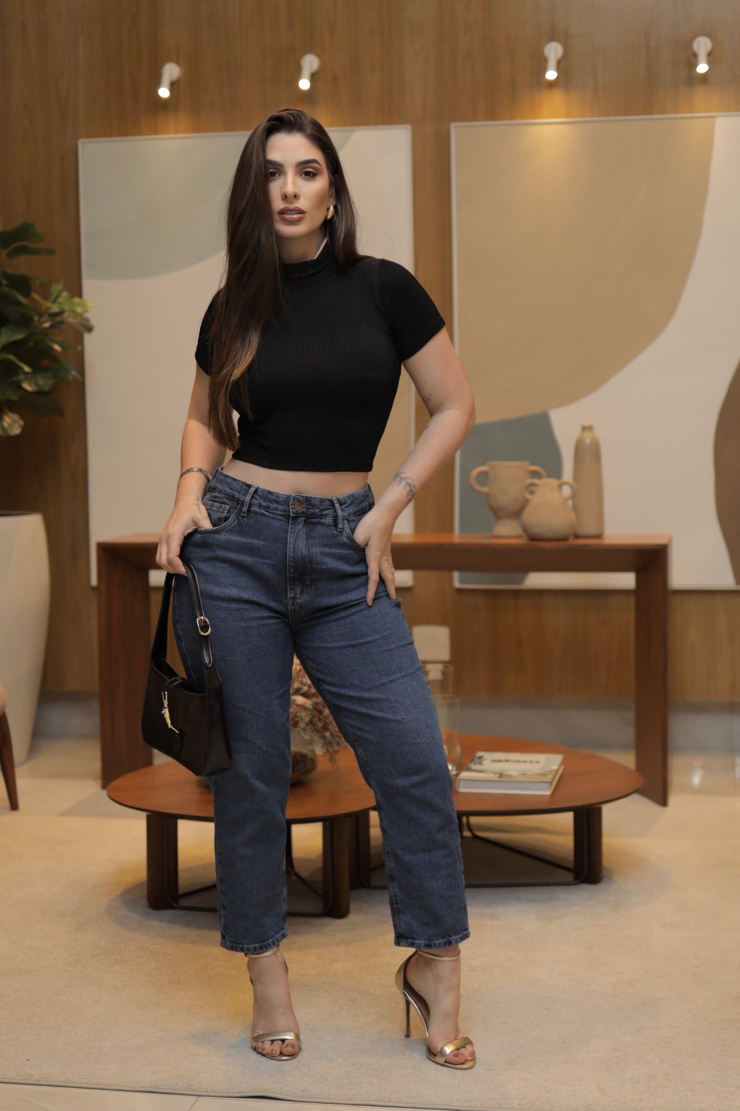 Cropped Gola Alta em Poliamida Preto