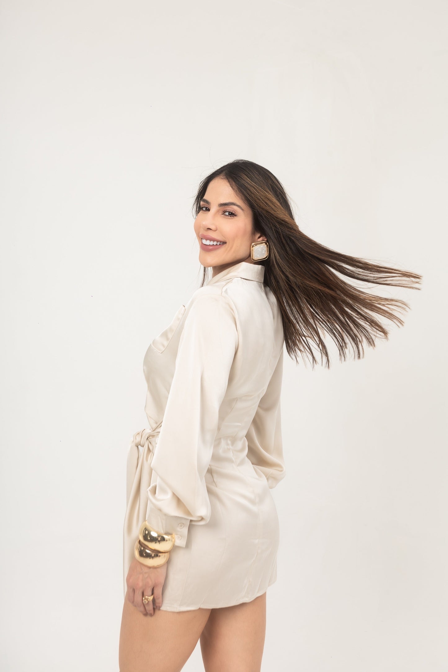 Robe nouée en satin beige
